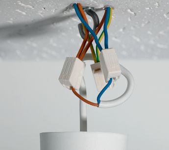 Приложение на клеми за свързване на кабели HelaCon Lux