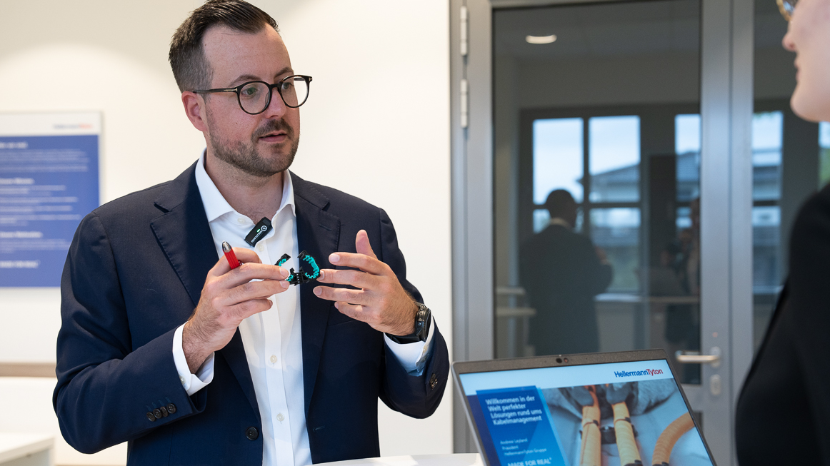 Portrait picture of Walter Alexander Warnecke - Key Account Manager Fluid Routing Management
