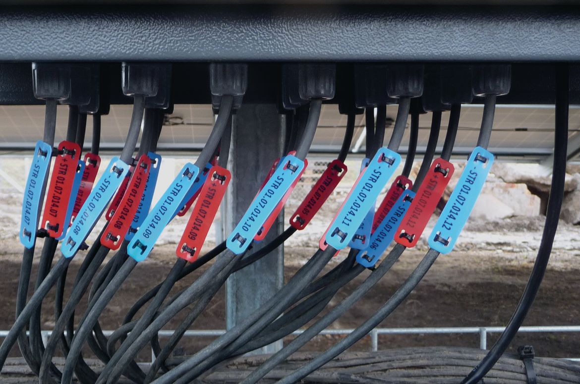 Identifikační štítky pro kabelové svazky v „žebříčkovém“ provedení TAGPU od společnosti HellermannTyton