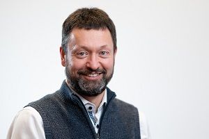 Merhaba, ben Georg Neureiter - HellermannTyton’da güneş enerjisi uzmanıyım.