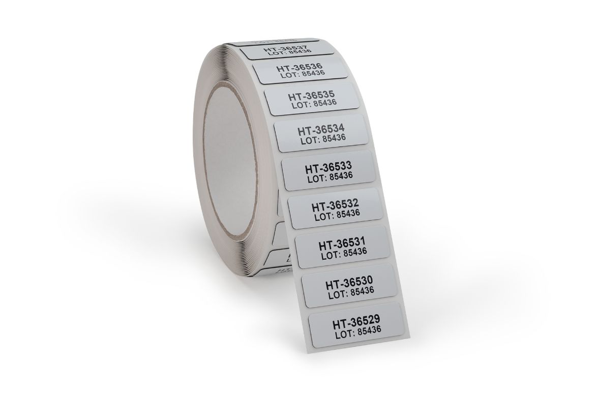Helatag 1220 labels on a roll