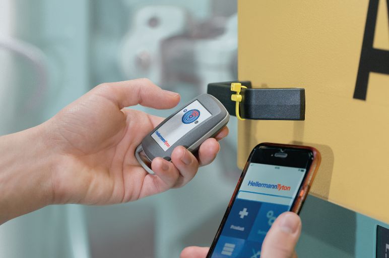 RFID-iOS读取器用于在任何高频区域快速，轻松地读取RFID应答器。