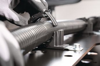 Ratcheting clamps for securing hose fastening