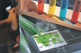 Labels with high resistance to water, alcohol, oils and solvents