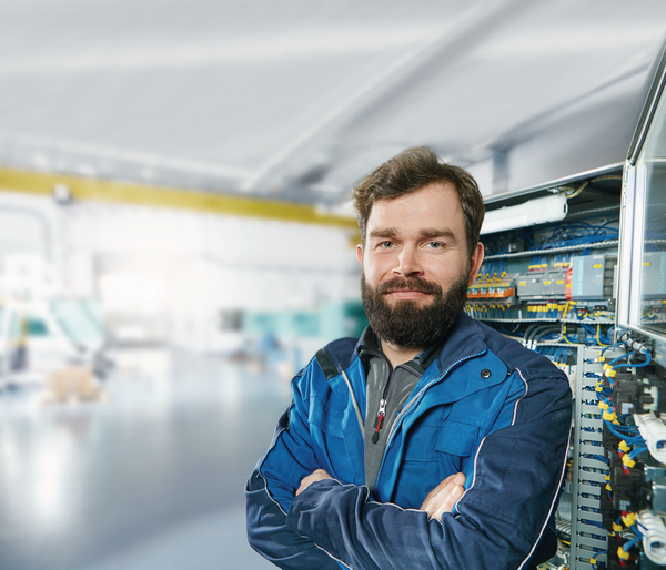 Electricieni care folosesc produse HellermannTyton