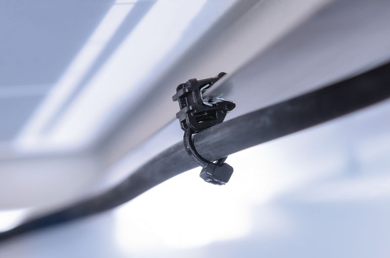 2-piece fixing ties for edges