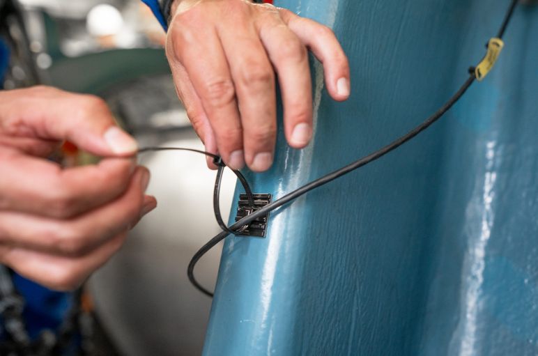Cable ties for wiring wind turbines