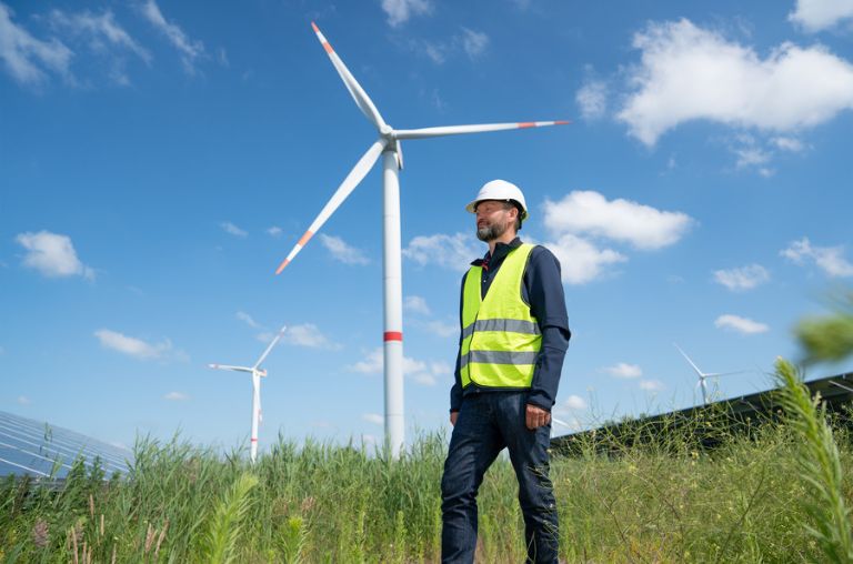 Cable management for wind turbines