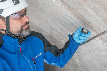 Use PMB cable mounts to reduce steel cable guides on gearboxes for more efficiency in wind power plants