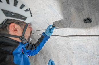 flexible cable tie mounts for wind turbines