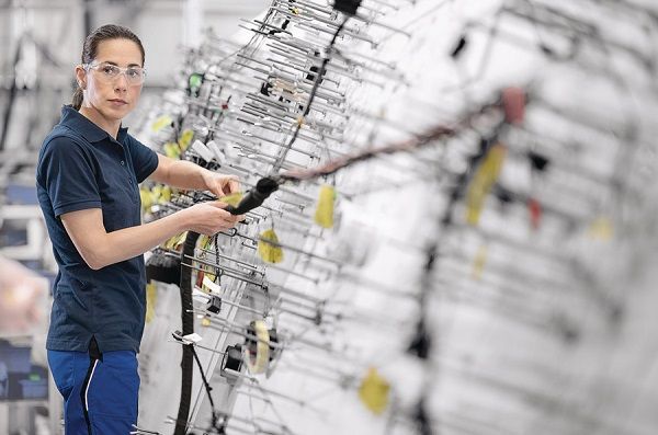 RFID-sledenje v avtomobilski industriji