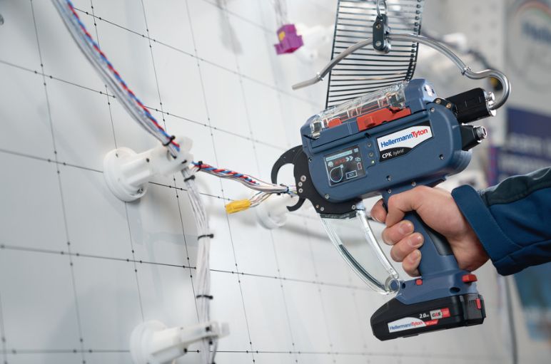 Cable tie guns