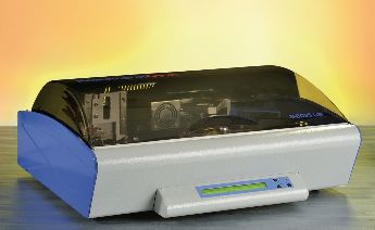 Industrijsko označevanje z M-BOSS Lite tiskalnikom reliefnih označb iz nerjavečega jekla
