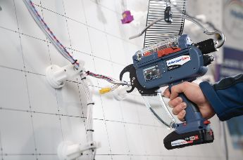 Cable tie guns for optimal tensioning and smooth cutting of cable ties
