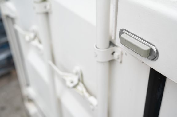 Extremely Robust RFID hard tags