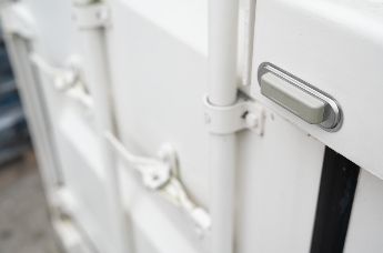 Extremely Robust RFID hard tags