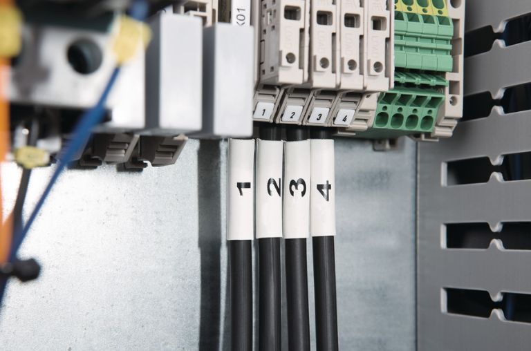 Askeri ve elektronik uygulamalar için ısı ile büzüşen etiketler