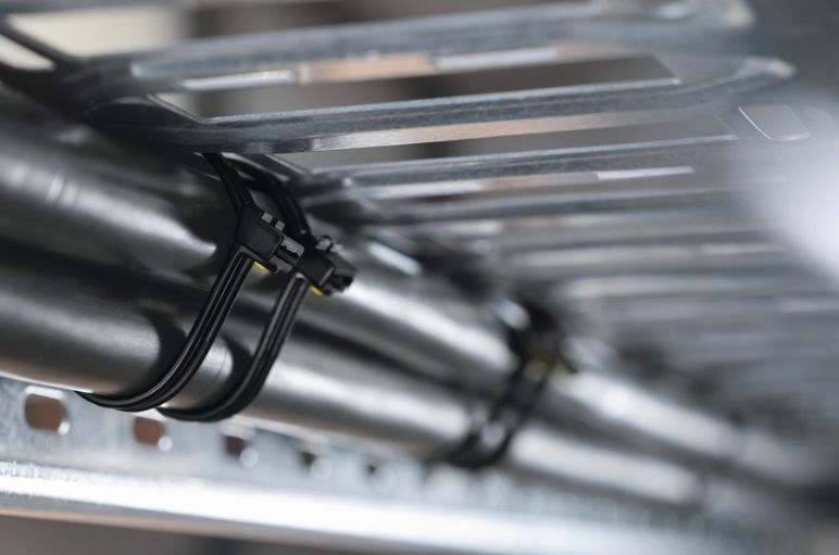 Vibration-resistant cable ties