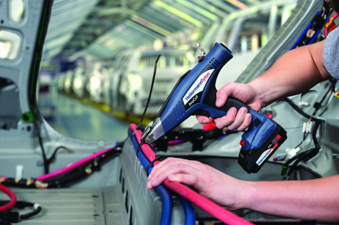 battery-powered hand tool ProCut