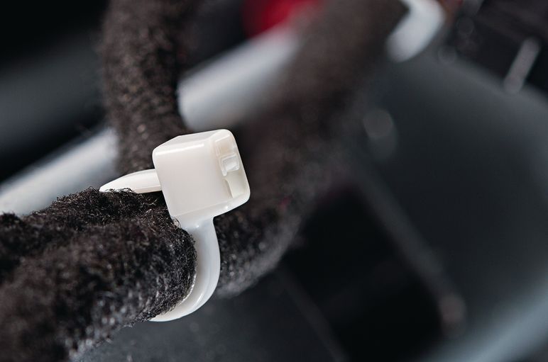 En caso de incendio, los precintos para cables de la serie T reducen la propagación de llamas.