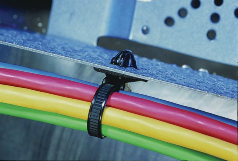 Heavy-duty cable ties for vibration-prone environments