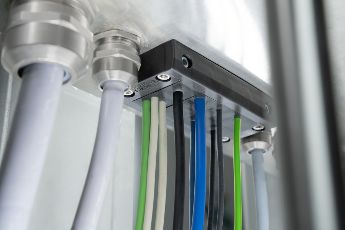 Cable entry system VarioPlate for use in tight spaces