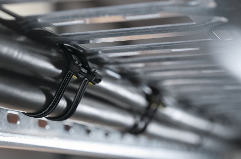 Stahovací pásky odolné vibracím: KR cable ties