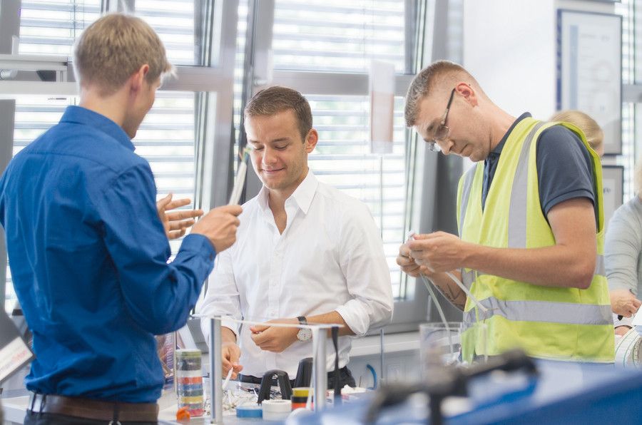 Your partner for hydraulics fastening solutions