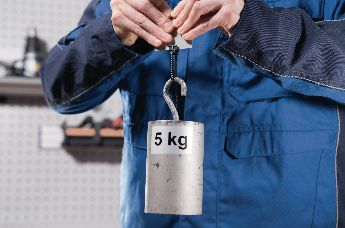 Kabelske sponke za montažo na robove se ponašajo z odtržno silo 5 kg
