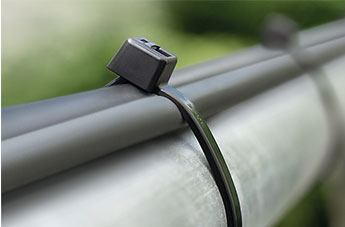 EdgeClip para fijar cables a los bordes de los paneles solares