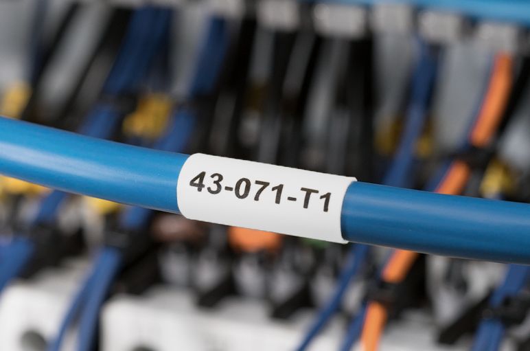 Heat shrinkable markers continuous tube, thermal transfer