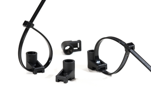 Elemento de fijación CTMS5 permite al cableado ser ruteado al lado del perno.