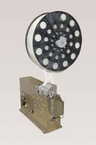 The Quick Tool is an automatic bench mount system suited for high volume cable tie applications.