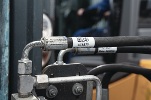 Helatag 1232 – extremely temperature- and UV-resistant cable laminating labels.