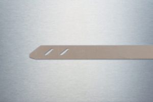 Metalowa opaska kablowa z serii MST (ogon).