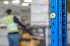 Tag RFID che consente di identificare chiaramente gli oggetti e le posizioni attraverso un sistema di numerazione unico.