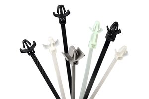 Amplia gama de Bridas con Fijación de Flecha están disponibles para diferentes espesores y taladros.