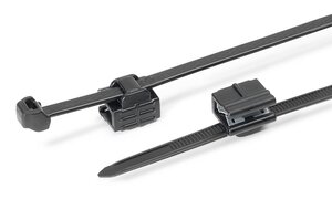 Kabelbinder (PP) mit Anti-Rutsch-Gravur, montiert mit EdgeClip für die seitliche Kabelführung.