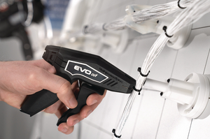 L'outil de coupe EVOcut est conçu pour retirer en toute sécurité les colliers de serrage en plastique sans endommager l'isolant des câbles