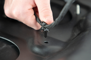 S50ROS tillverkad av polypropen i kombination med våra grantoppsfästen för runda hål.