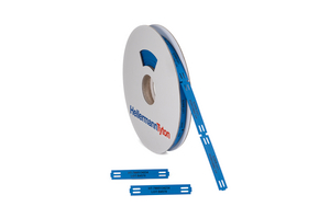 Tiptags bleus livrés en rouleau.