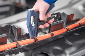 Secure cutting of KR-Series ties with the zip tie cutter EVO cut.