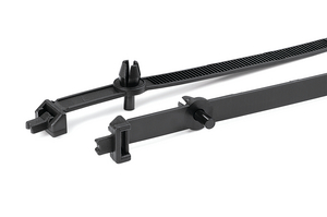 Opaska jednoczęściowa z mocowaniem nitowym do otworu 7,0 mm.