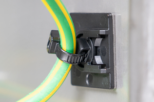 Self-adhesive cable tie mount with 360° rotatable design.