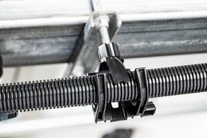 Stud mount
