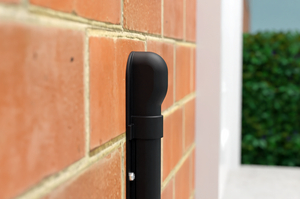 Lead in Kit in black.