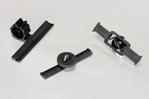 L to R: BundlingClip wih OmegaClip, BundlingClip with seal, BundlingClip LRJ1.