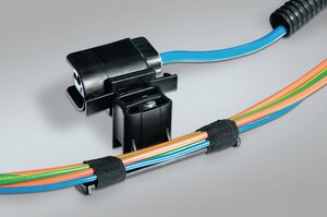 TCSB5CYCC: Cuerpo de atado + Fijación a Perno + Clip para Conector «todo en 1«».