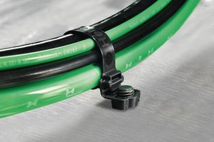 Opaska Wide Strap z mocowaniem do bolca minimalizuje ryzyko uszkodzenia wiązek o miękkich powłokach.