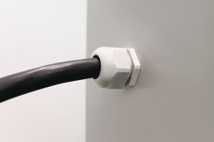 Prensa cabos aplicado em painel elétrico.